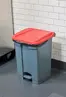 Контейнер для мусора Cambro WBFC68LBASE на колесах с педалью без крышки 68 л
